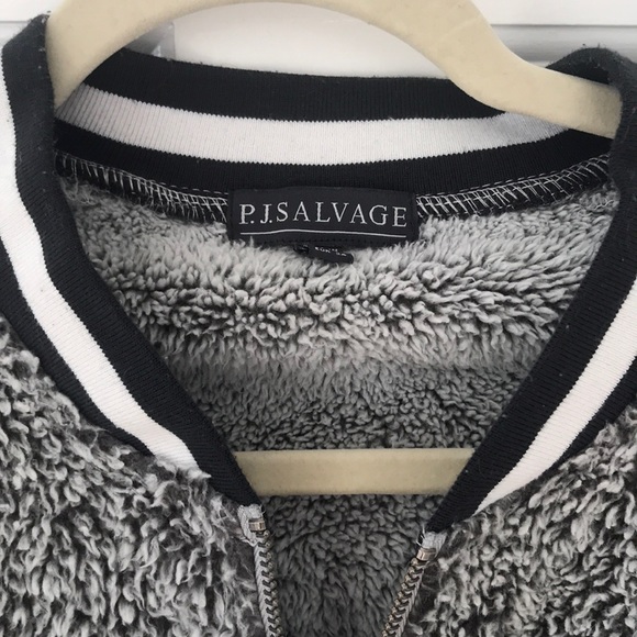 Sweater - Picture 2 of 3